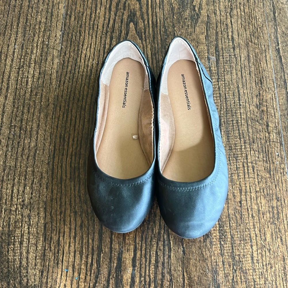 Black ballet flats